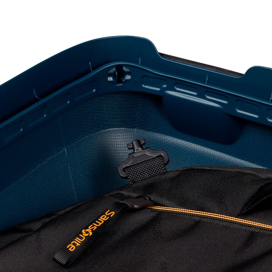Samsonite Essens Spinner Large in the color Midnight Blue. image number 5