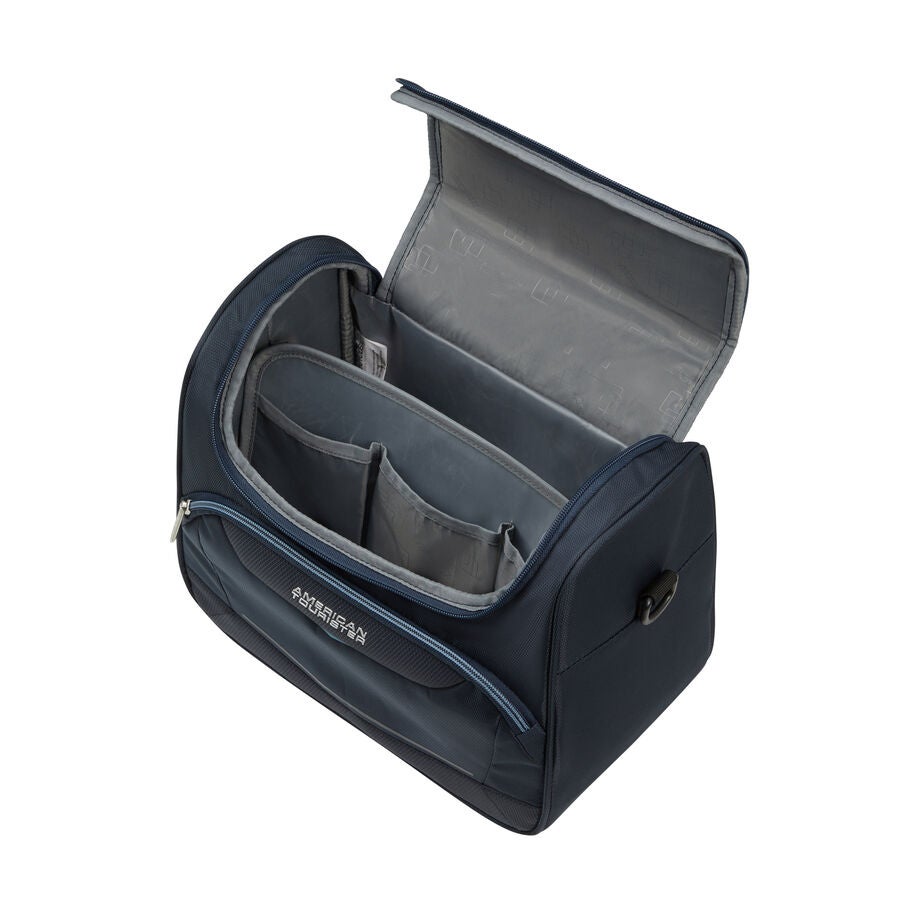American Tourister SummerRide Trousse de toilette grand in the color Marine. image number 1