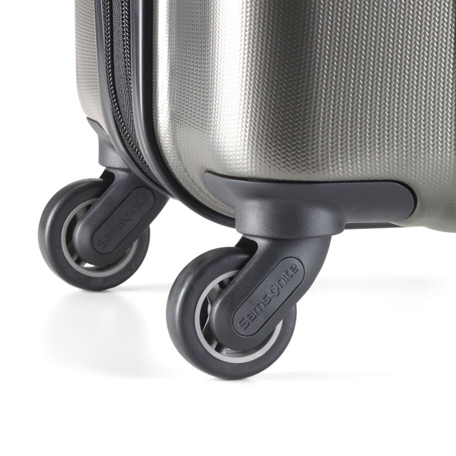 Samsonite Winfield NXT Spinner Medium in the color . image number 33