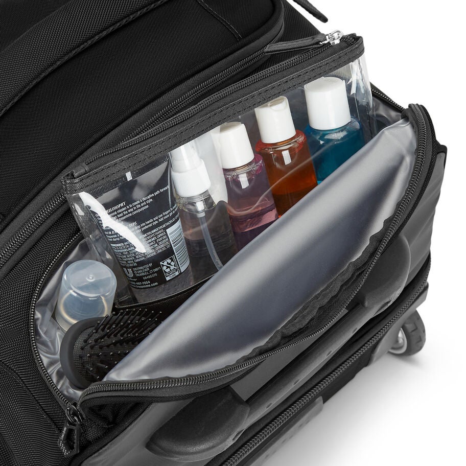 Samsonite Detour Extended Journey 34" Wheeled Duffle in the color Olive. image number 5