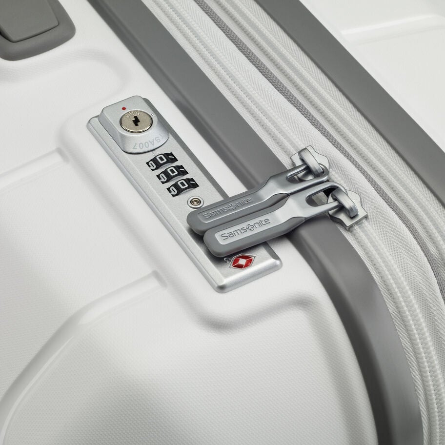 Samsonite Freeform™ Spinner Medium in the color White. image number 2
