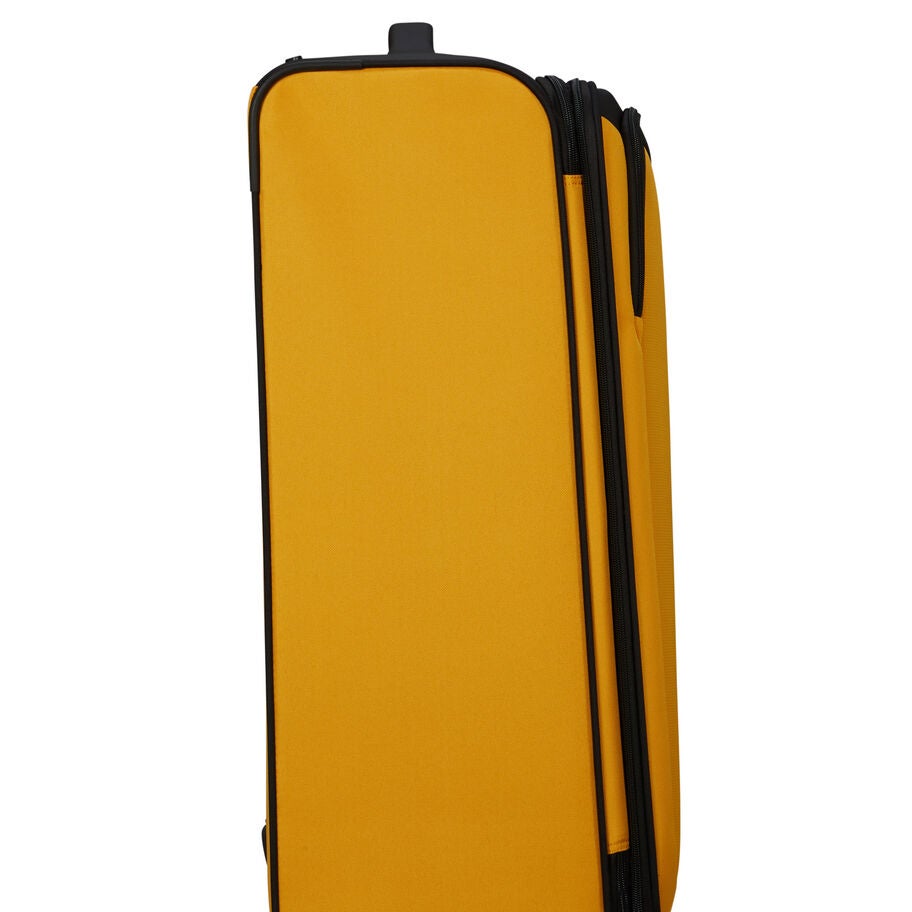 American Tourister Daring Dash Spinner Large in the color Black/Yellow. image number 5