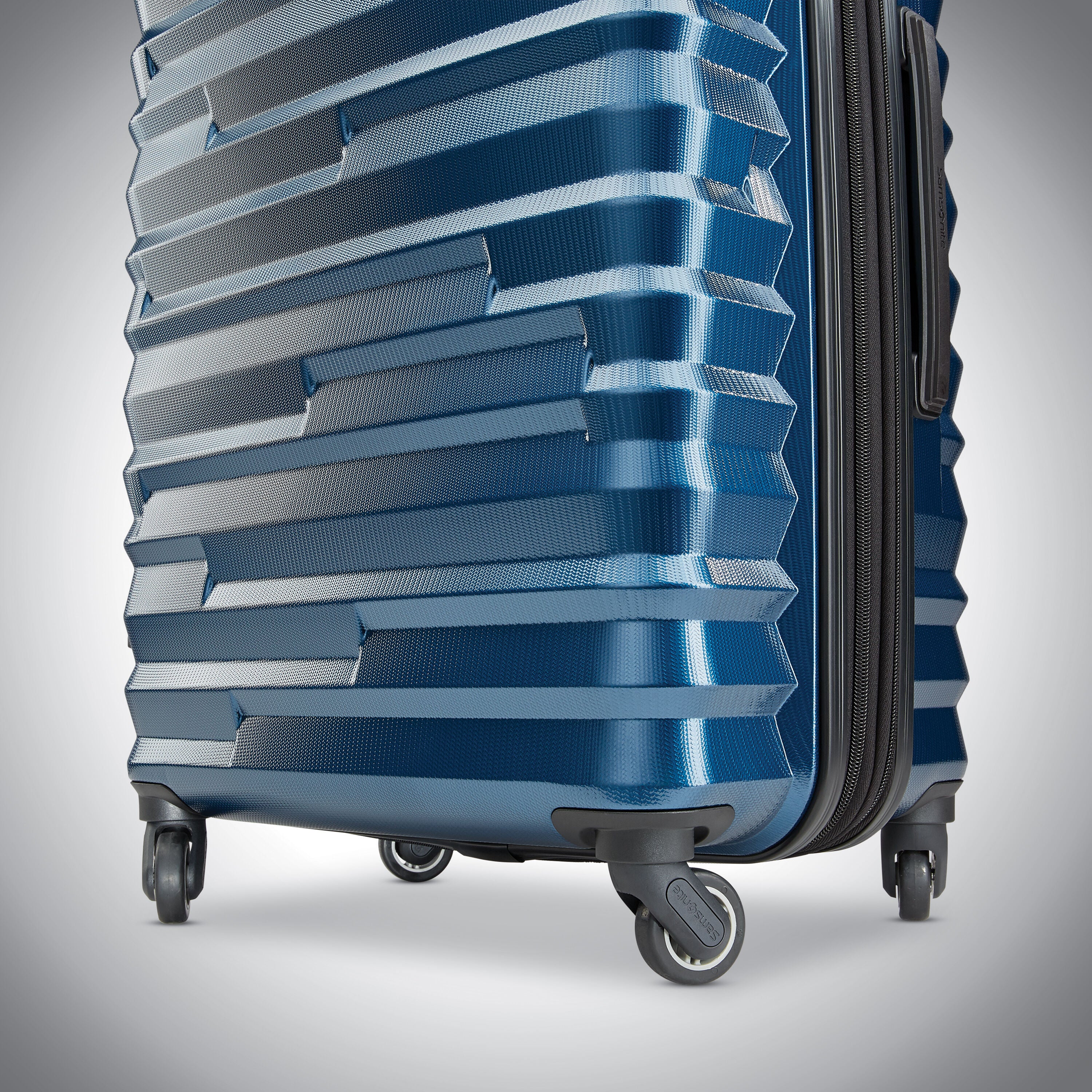 Samsonite Ziplite 4.0 Spinner Carry On