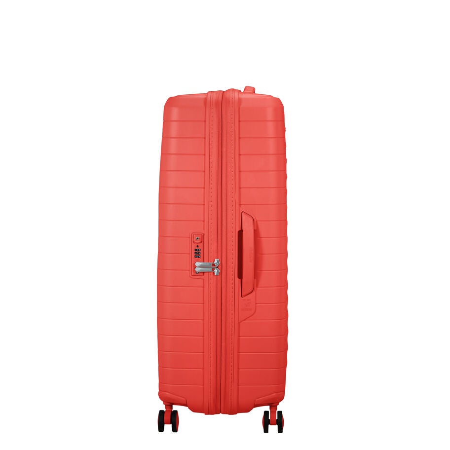 American Tourister FastForward Spinner Large in the color Sunset Coral. image number 7