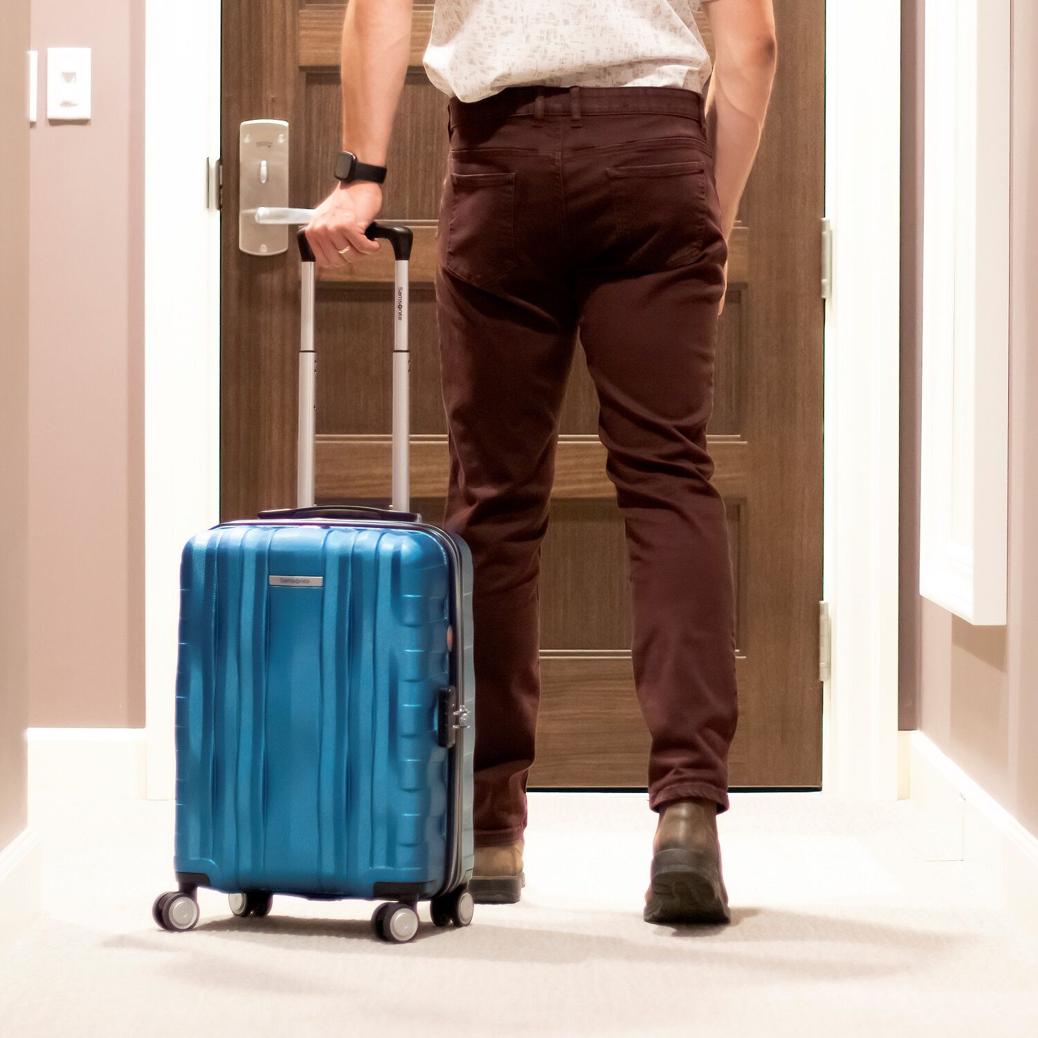 Samsonite Prestige NXT Spinner Carry On