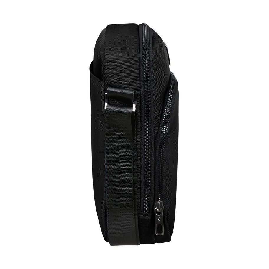 Samsonite SackSquare Crossbody Medium in the color Black. image number 2