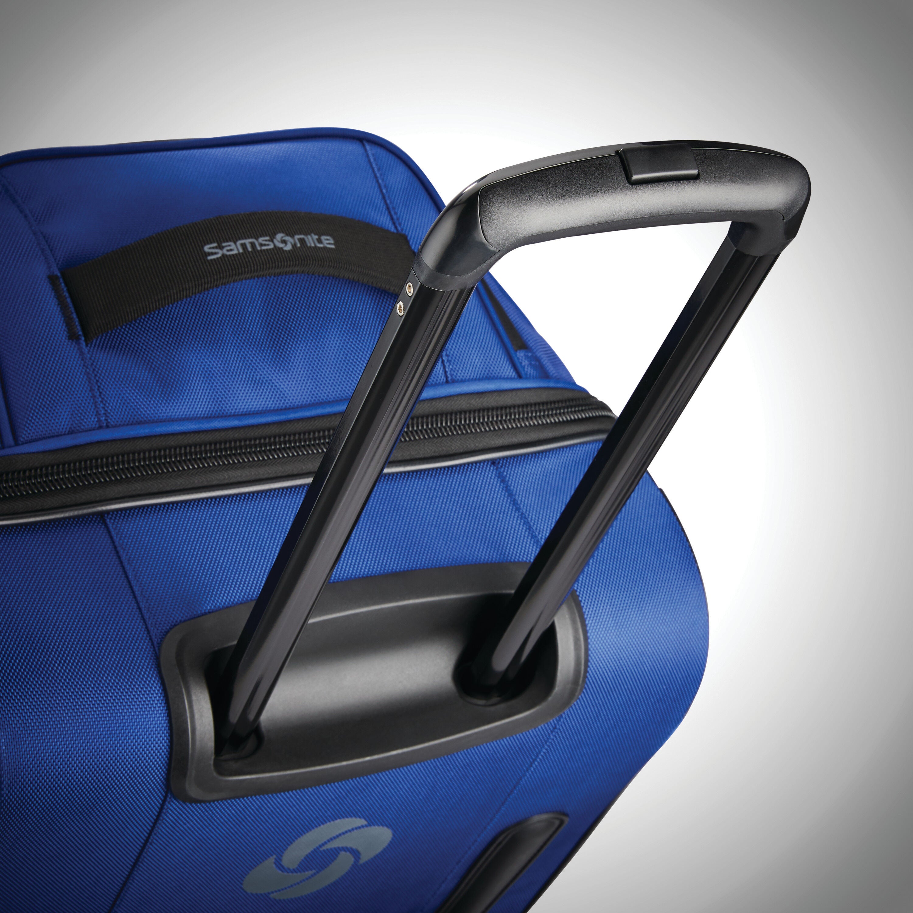 Samsonite detour 2025 34 wheeled duffel