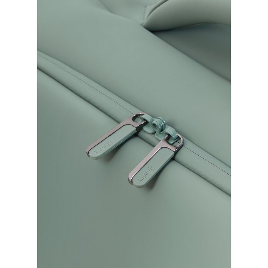 Lipault LOST IN BERLIN Valise Cabin 2.0 in the color Vert yoga. image number 5
