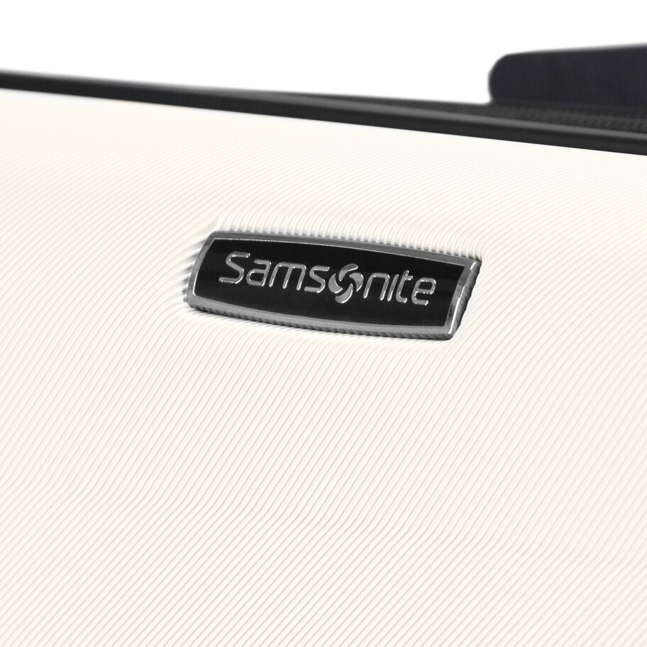 Samsonite Xion Pro Spinner Medium in the color Off-White. image number 6