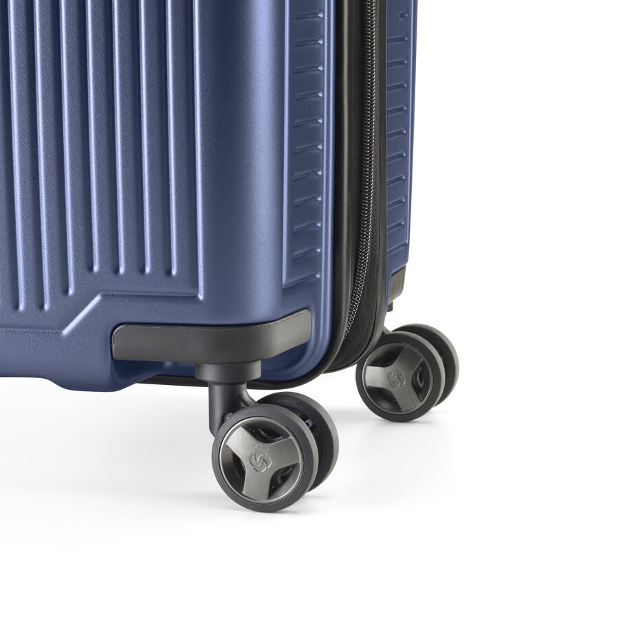 Samsonite ICON Spinner Carry-On&trade; in the color Navy. image number 9