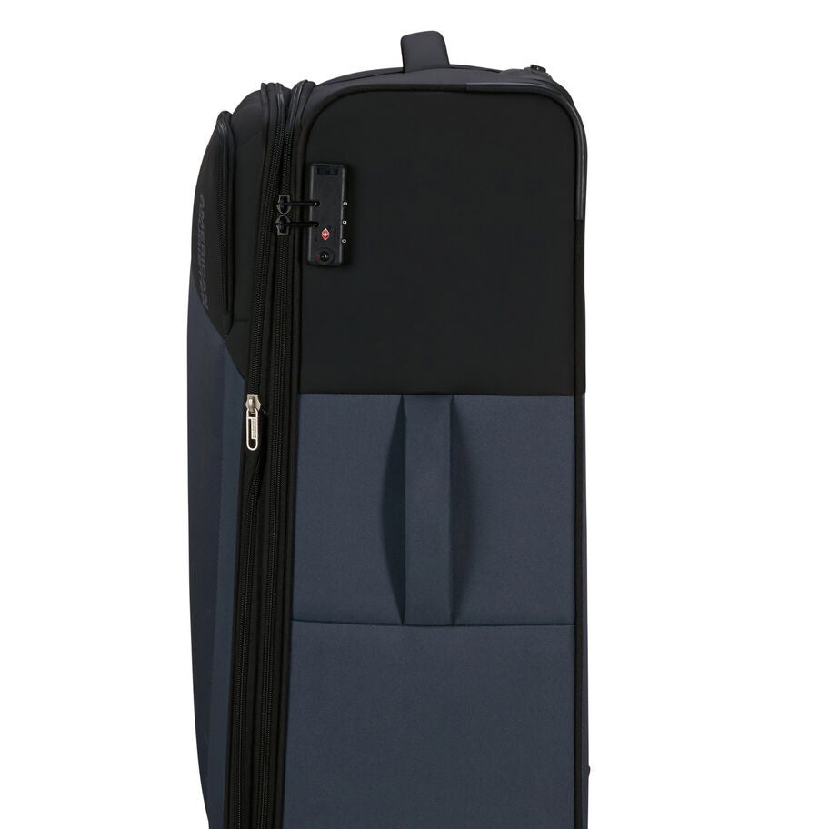 American Tourister Daring Dash 3 Piece Set in the color Black/Grey. image number 4