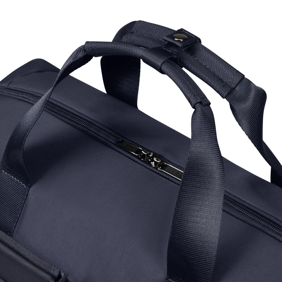 Samsonite Airea Duffle in the color Dark Blue. image number 6