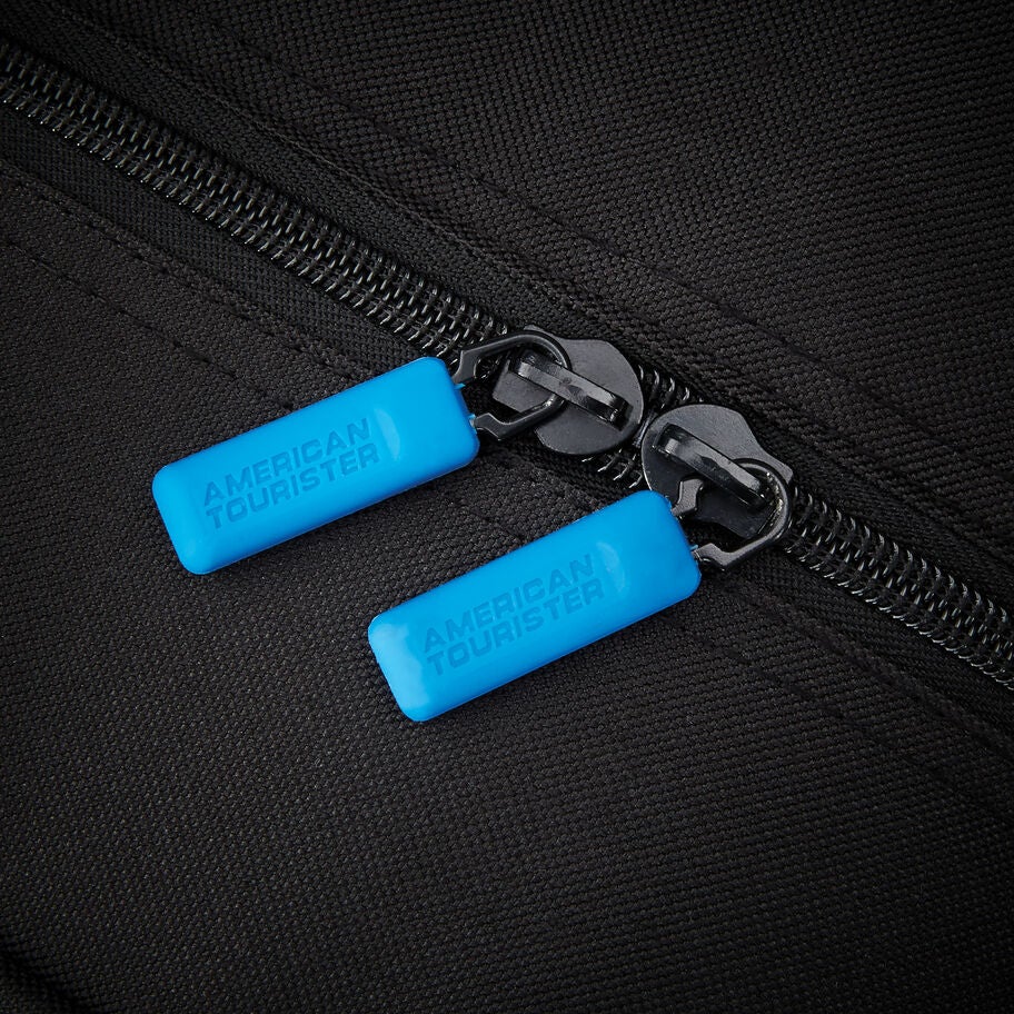 American Tourister EXO Hybrid Duffle in the color Black/Blue. image number 8