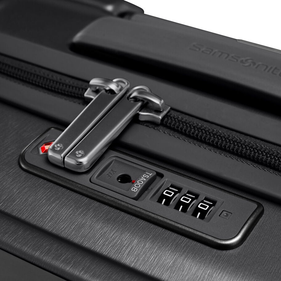 Samsonite Evoa Z Spinner Carry-On&trade; in the color Black. image number 7