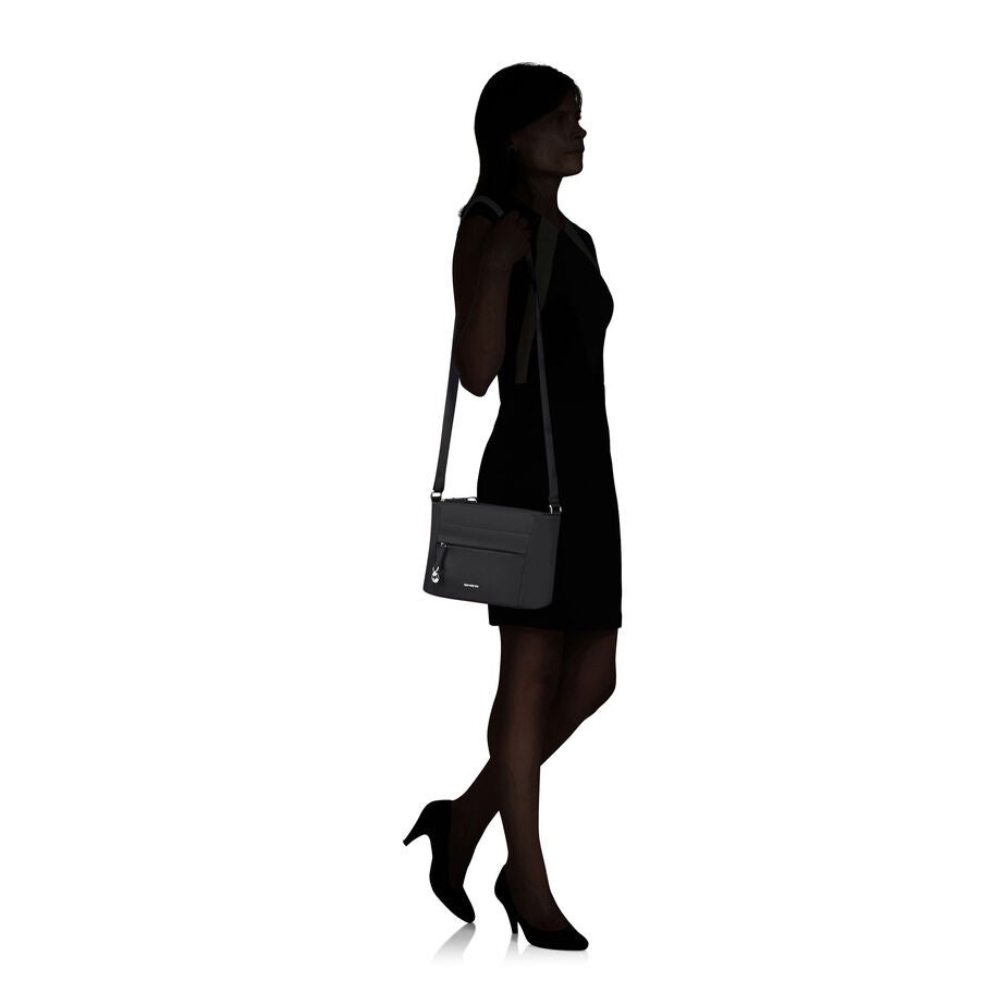Samsonite Move 5.0 Small Horizontal Shoulder Bag in the color Black. image number 5
