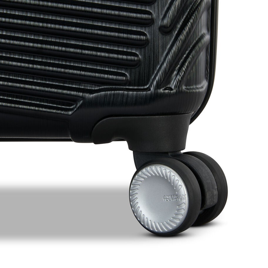 American Tourister Disney Mickey Rigide Valise de Cabine &agrave; roues in the color NOIR. image number 5