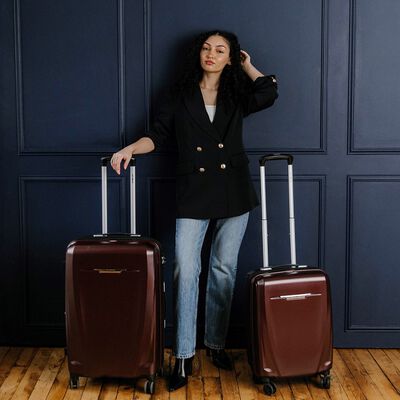 Samsonite Pursuit DLX Plus Spinner Medium in the color .
