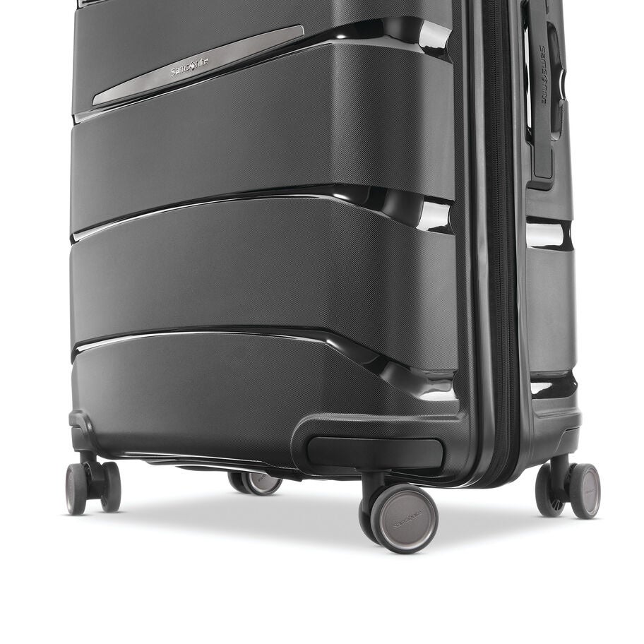 Samsonite Outline Pro Spinner Large in the color Midnight Black. image number 9