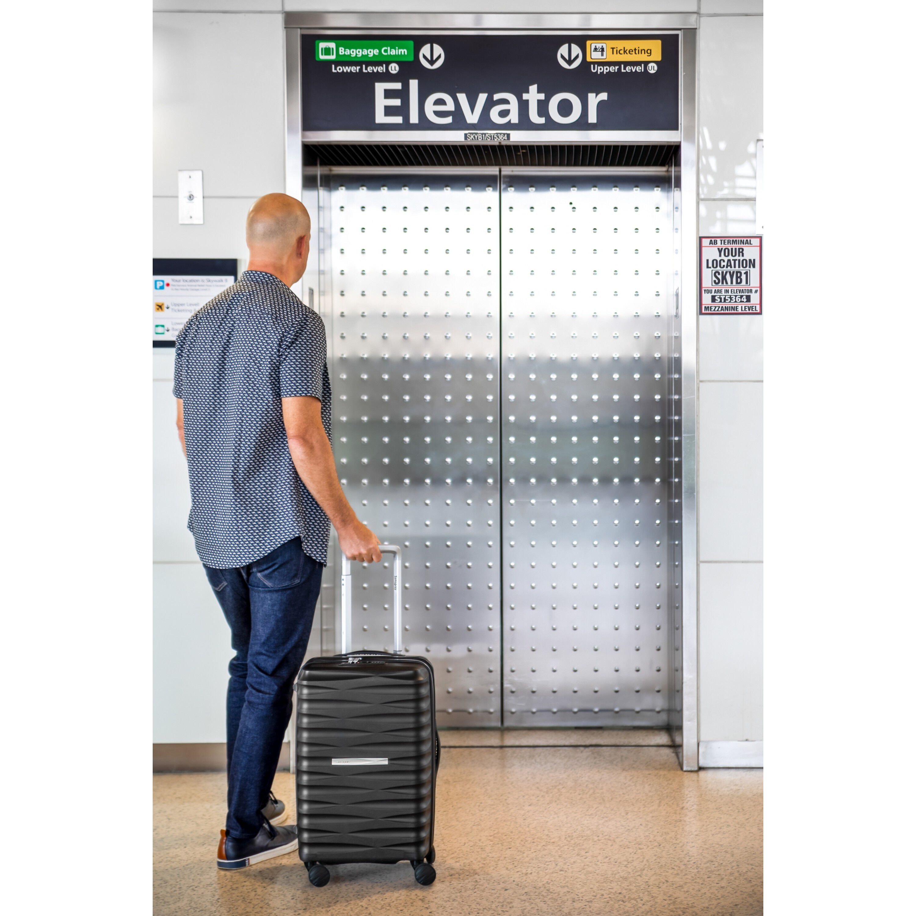 Buy Samsonite Voltage DLX Spinner Carry On for CAD 350.00