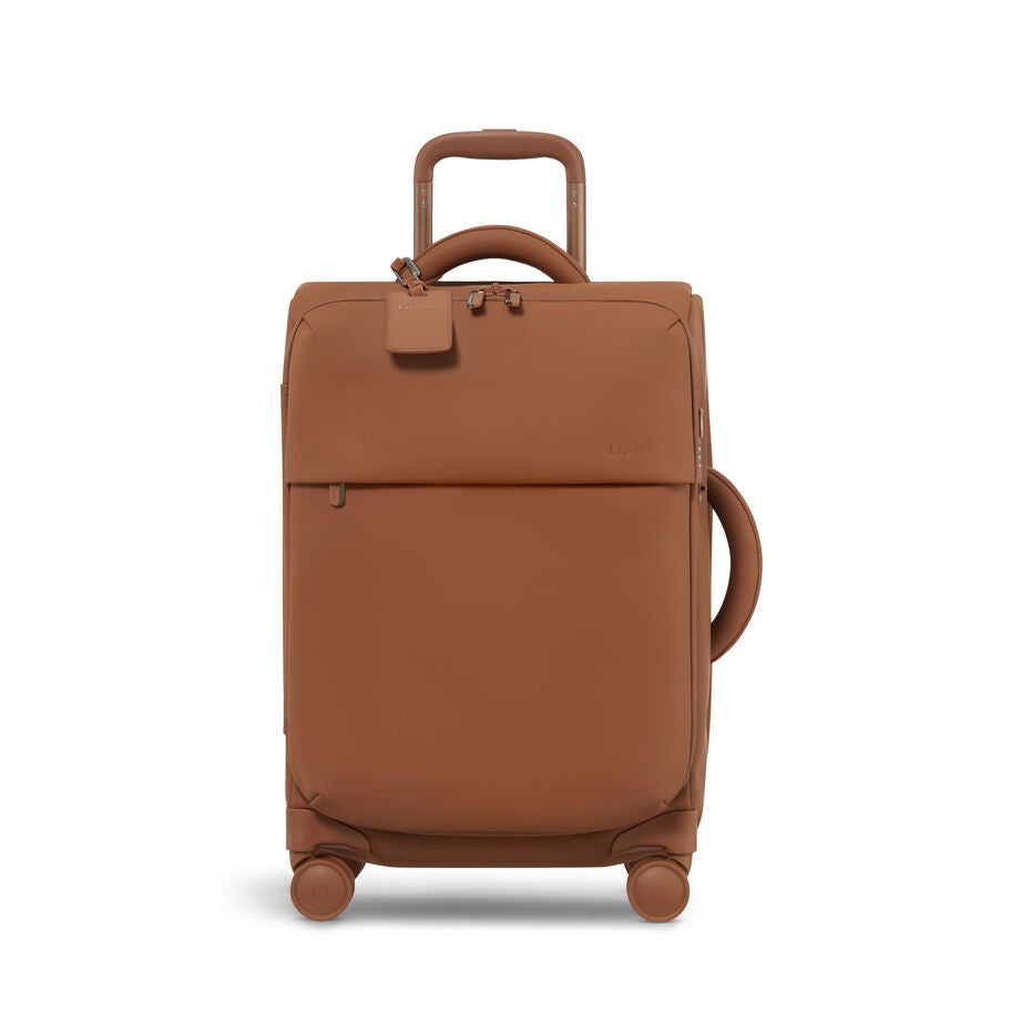 Lipault LOST IN BERLIN Valise Cabin 2.0 in the color Nutsy Nut. image number 5