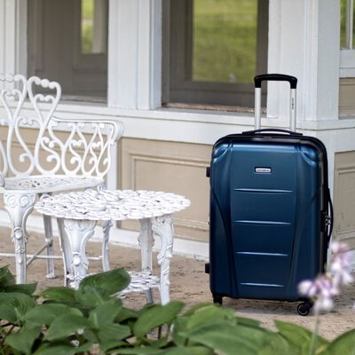 Samsonite Winfield NXT Spinner Medium in the color .
