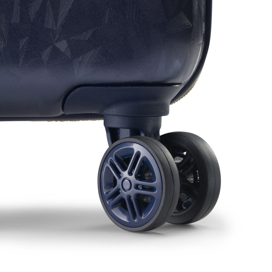 American Tourister Beau Monde HS Spinner Carry-On&trade; in the color Navy. image number 4