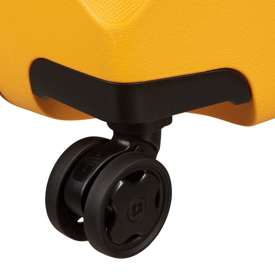 Samsonite Essens Spinner Carry-On&trade; in the color Radiant Yellow. image number 18