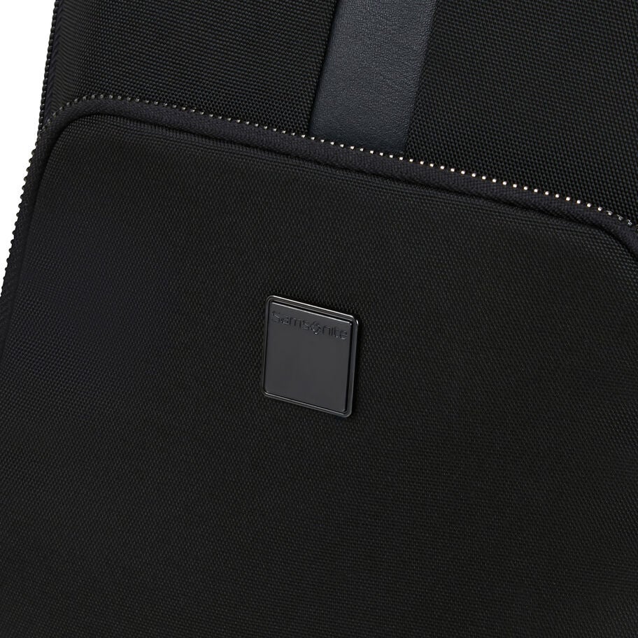 Samsonite SackSquare Slingbag Medium in the color Black. image number 5