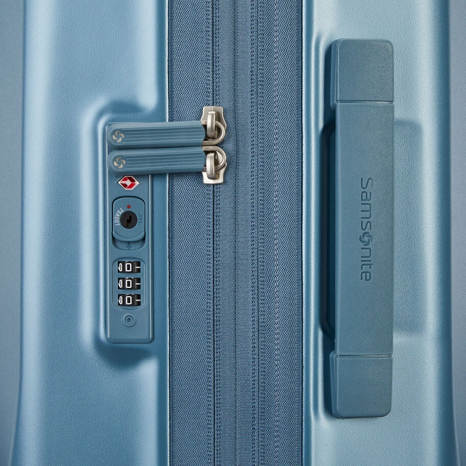 Samsonite UpLIFT Hardside Spinner Carry-On&trade; in the color Elemental Blue. image number 2