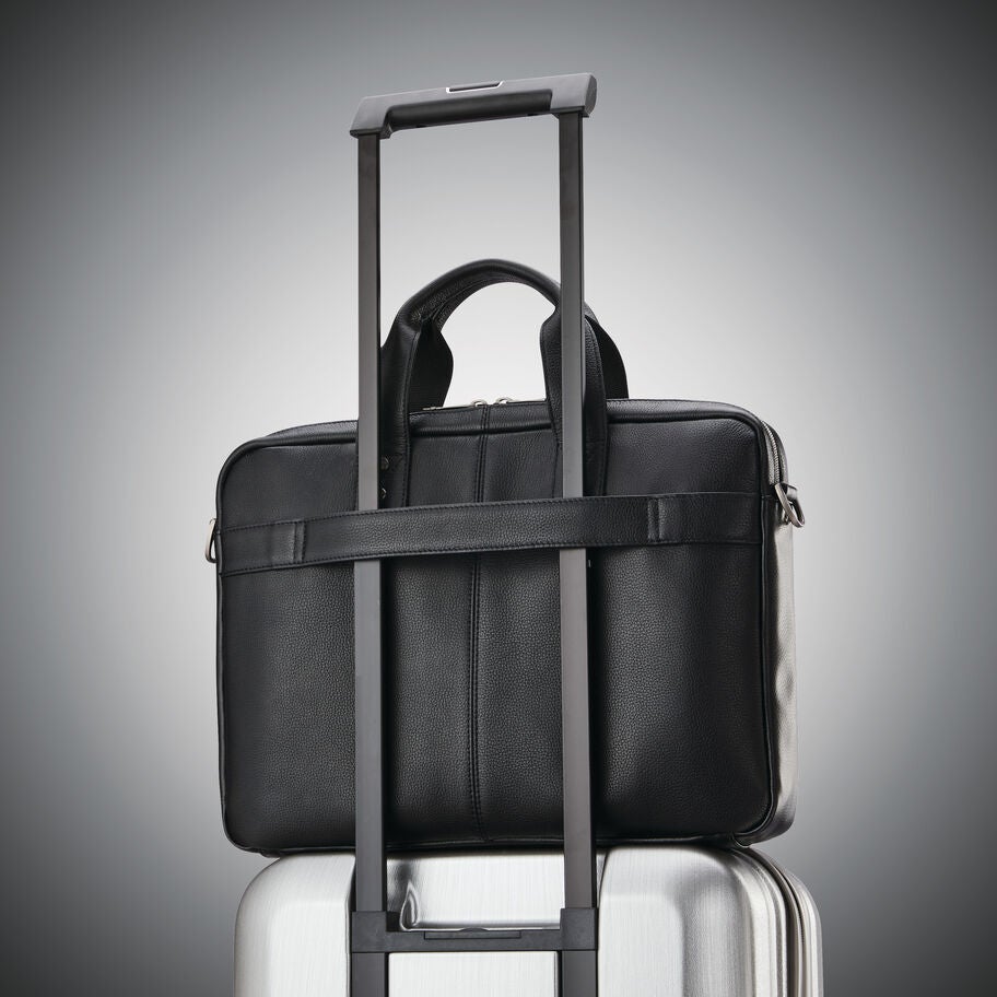 Samsonite Classic Cuir Mallette Mince in the color Noir. image number 6