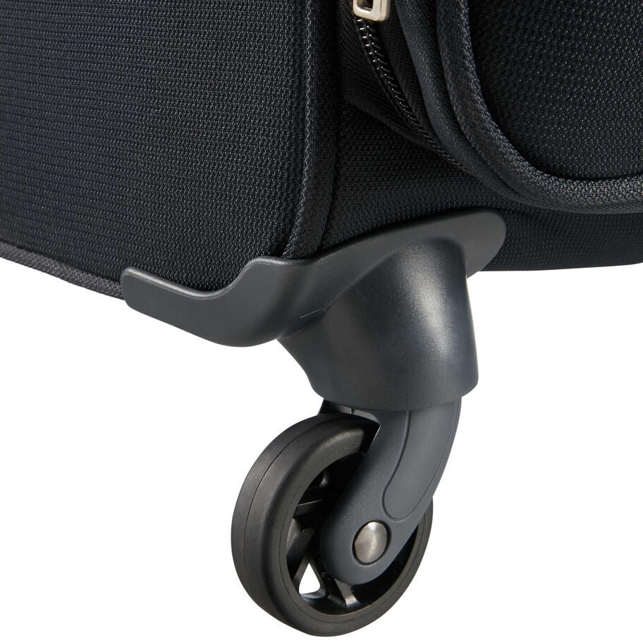 Samsonite Base Boost Spinner Medium in the color Black. image number 6