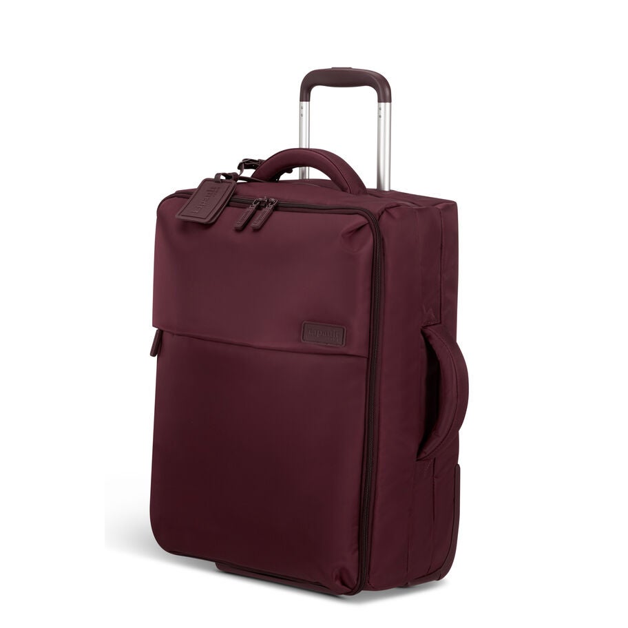 Lipault Pliable Plume Valise Cabine in the color Bordeaux. image number 0