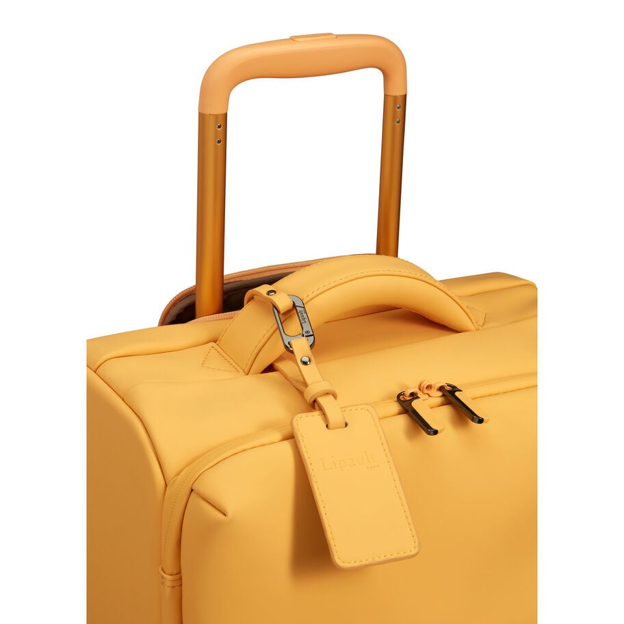 Lipault LOST IN BERLIN Valise Cabin 2.0 in the color &Eacute;clat de mangue. image number 3