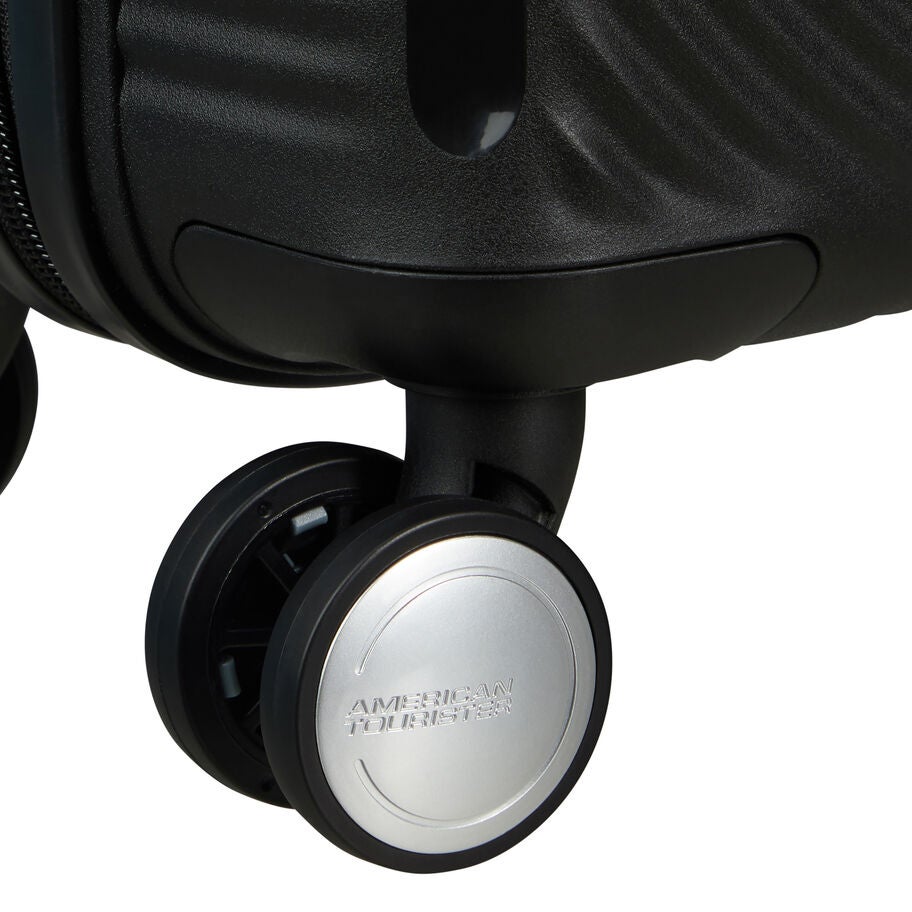 American Tourister Little Curio valise de cabine &agrave; roues pour enfants in the color Basse Noir. image number 9