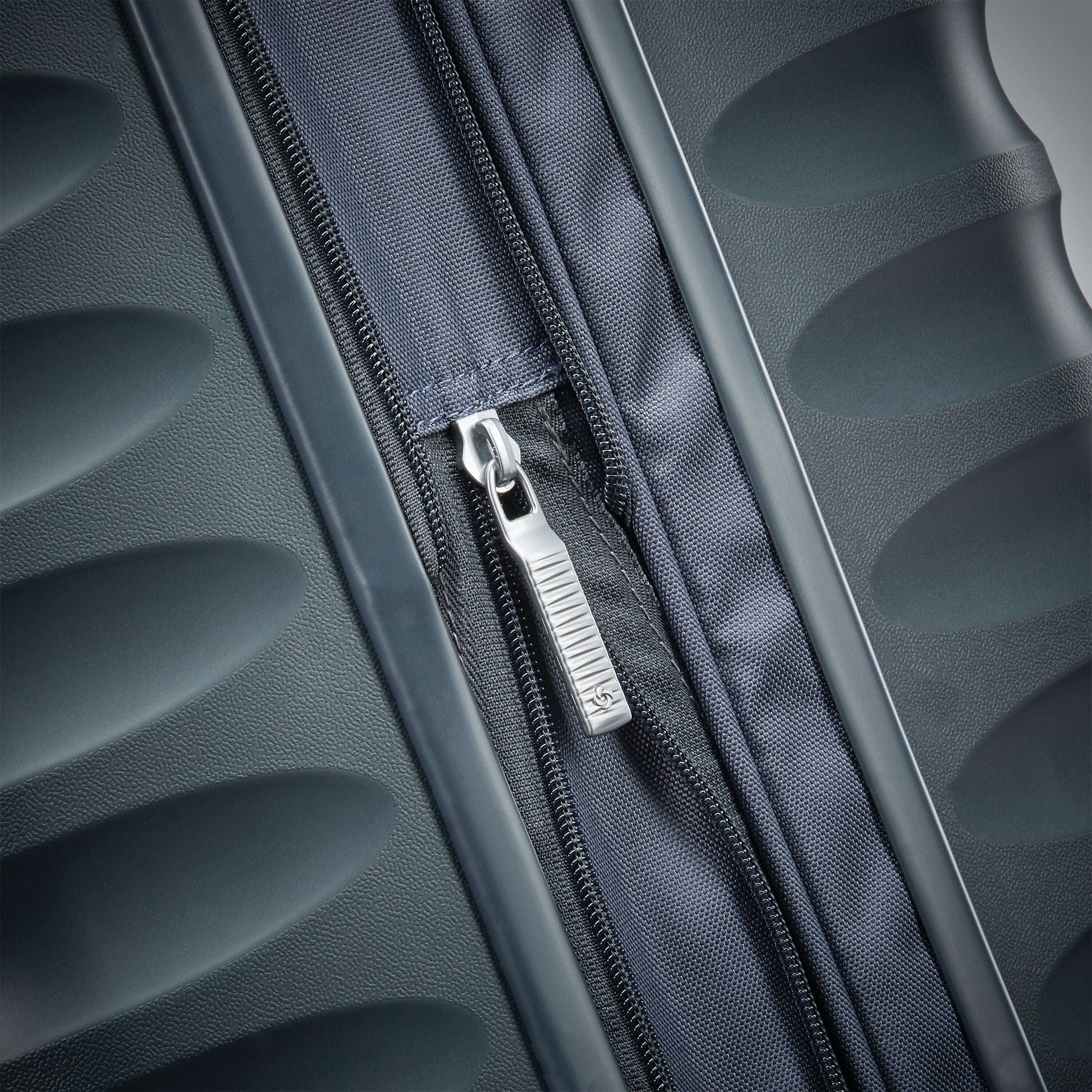 Voltage DLX Large Spinner  約80L 状態良い　最安値 Voltage DLX Large Spinner | Large Hardside Checked Luggage