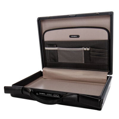 Samsonite Focus III 4" Attach&eacute; in the color Black.