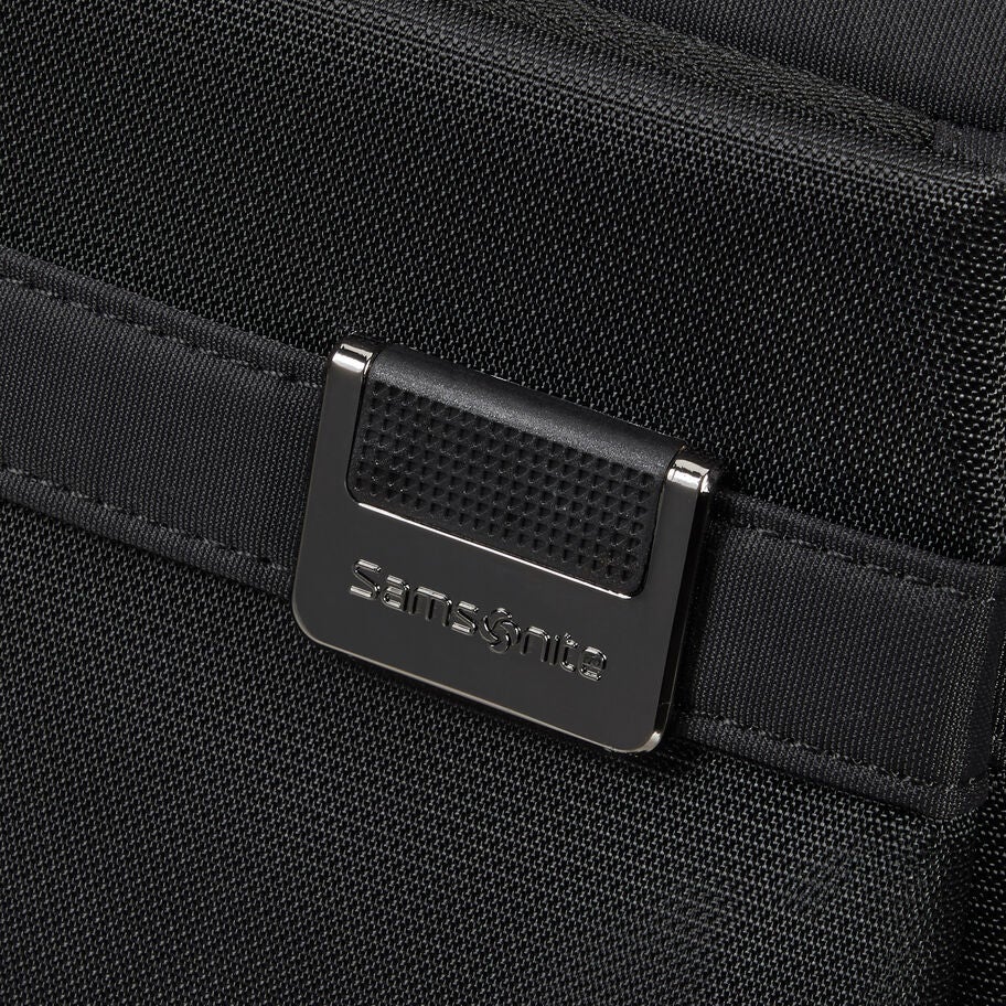 Samsonite Airea Duffle in the color Black. image number 10