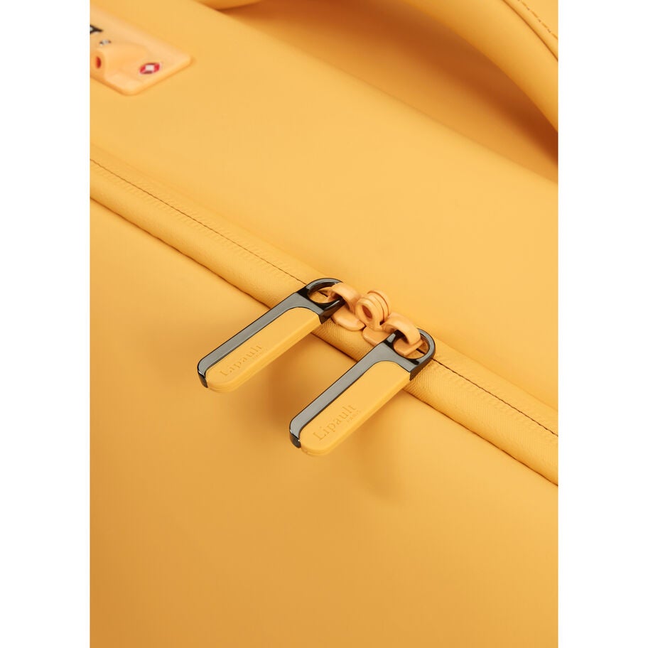 Lipault LOST IN BERLIN Valise Cabin 2.0 in the color &Eacute;clat de mangue. image number 5