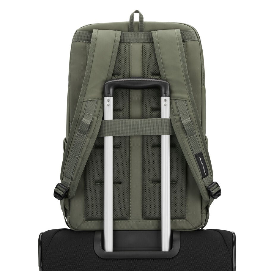 High Sierra Lineage Sac &agrave; Dos de Voyage in the color Olive. image number 9