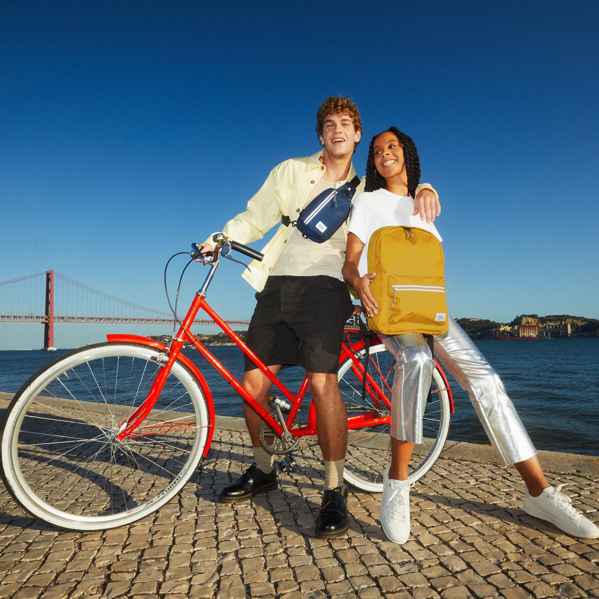 American Tourister BrightUp Sling Bag