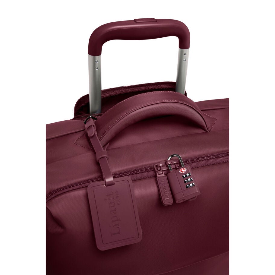 Lipault PLUME Valise Long S&egrave;jour in the color Bordeaux. image number 3