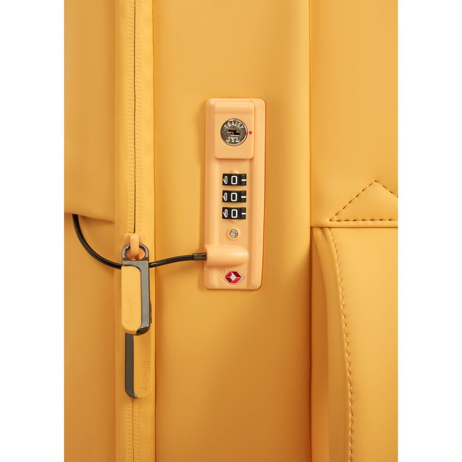 Lipault LOST IN BERLIN Valise Cabin 2.0 in the color &Eacute;clat de mangue. image number 4