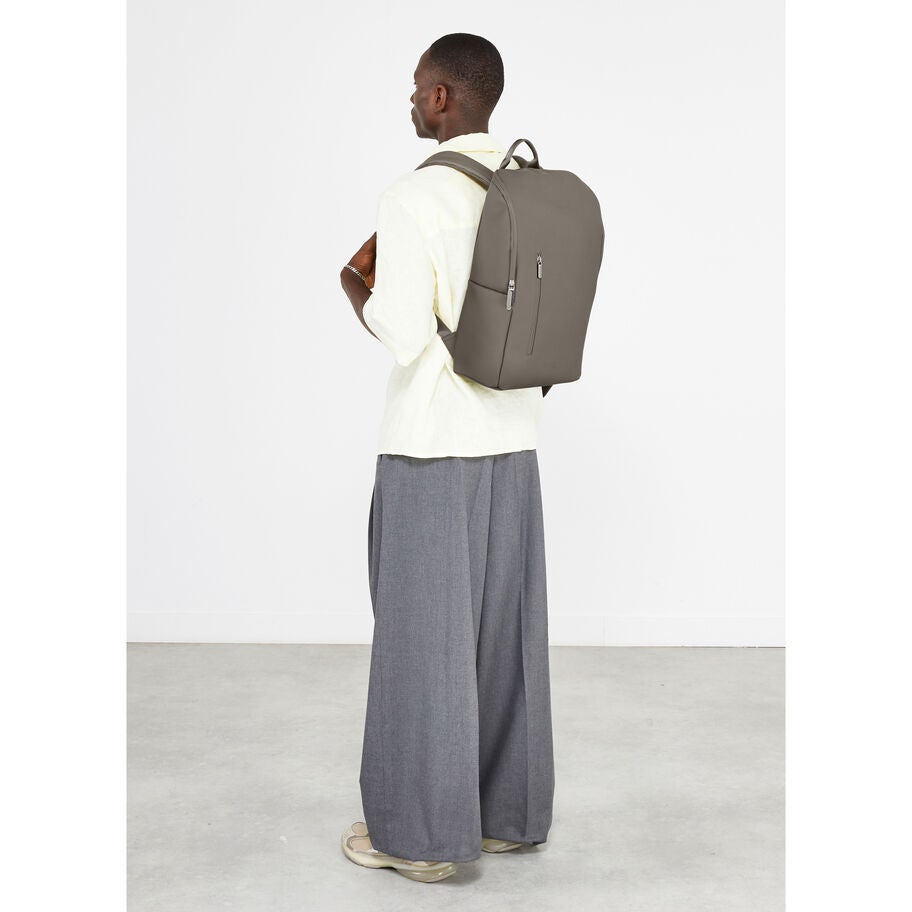 Lipault Sac &agrave; dos Saint-Germaine in the color Ash Stone. image number 1