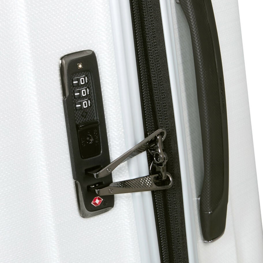 Samsonite Nexis Spinner Large (28) in the color Cotton White. image number 7