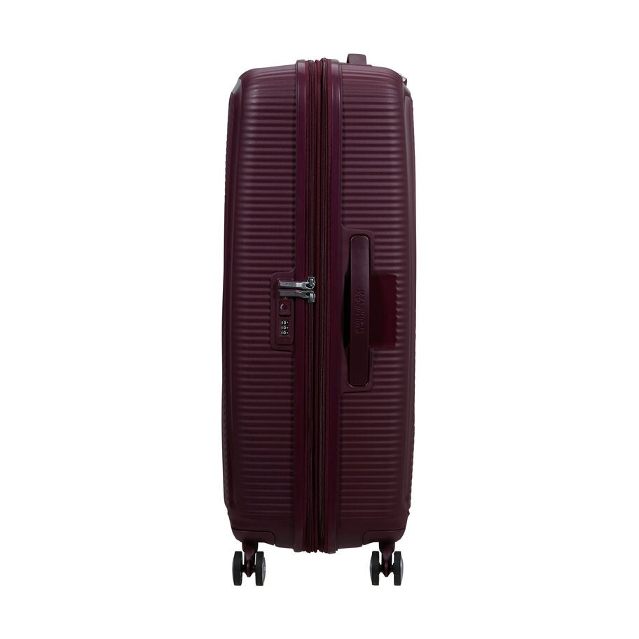 American Tourister Curio Ensemble de 3 Bagages in the color Cerise Sauvage. image number 2