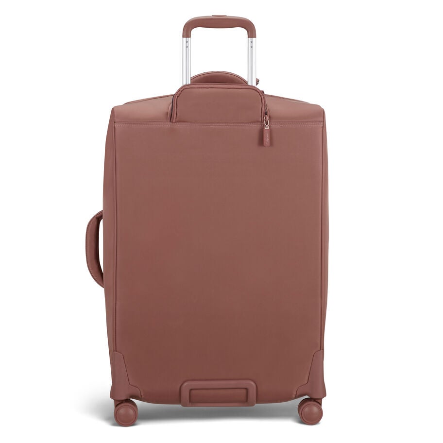 Lipault PLUME Valise Long S&egrave;jour in the color Bois De Rose. image number 4