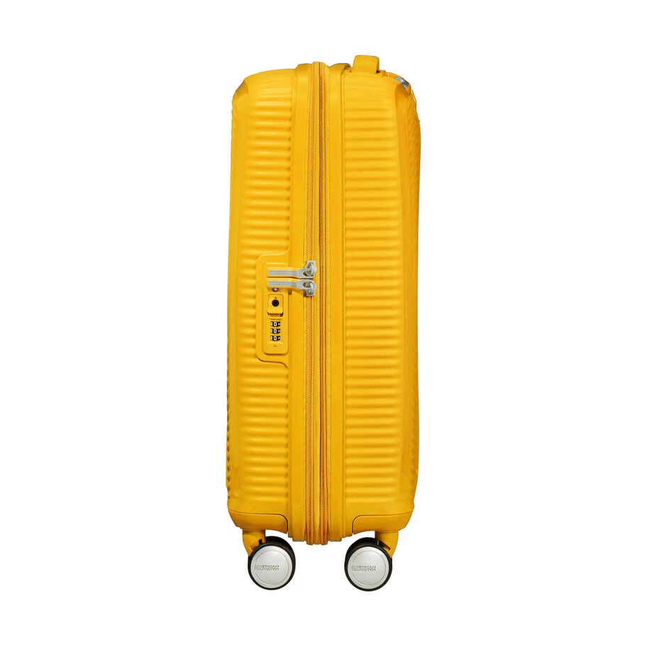 American Tourister Curio Valise de Cabine Spinner in the color Jaune Dor&eacute;. image number 10