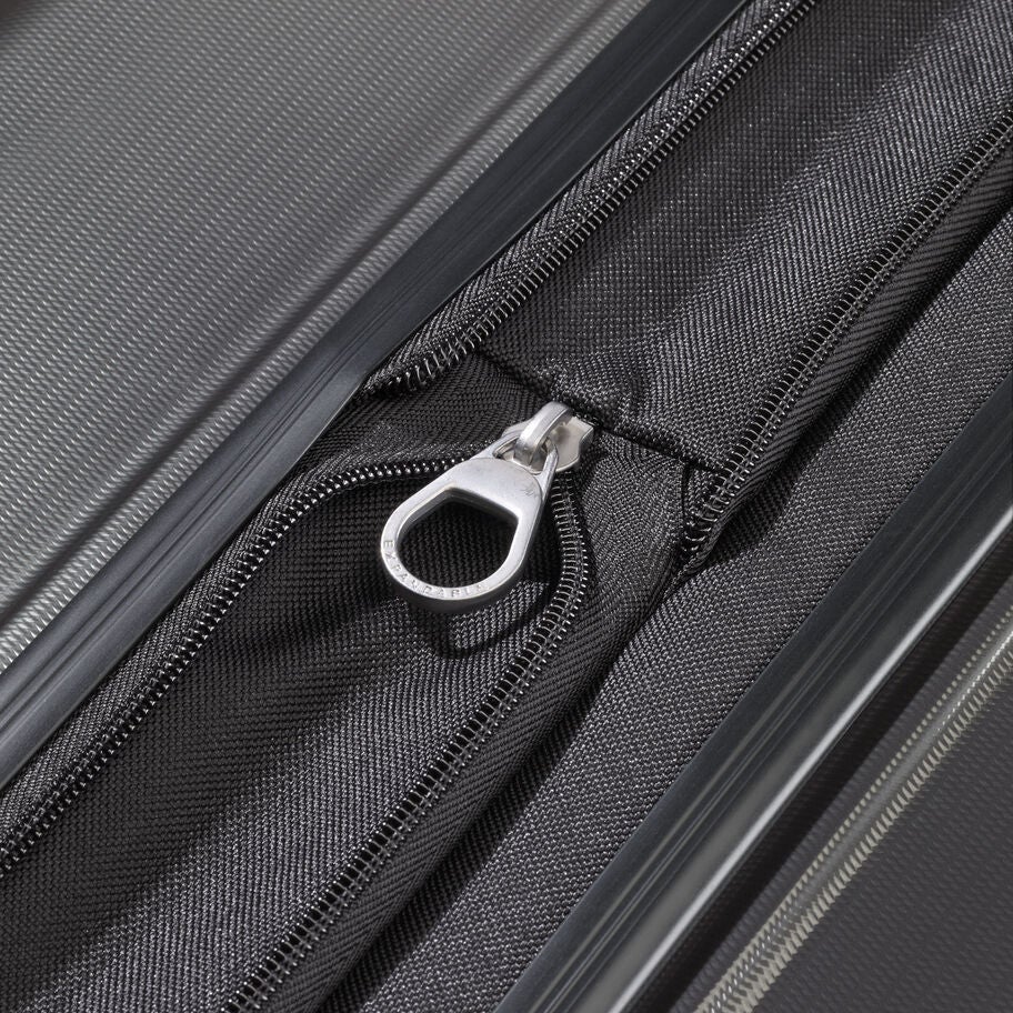 Samsonite Winfield NXT Spinner Medium in the color . image number 24