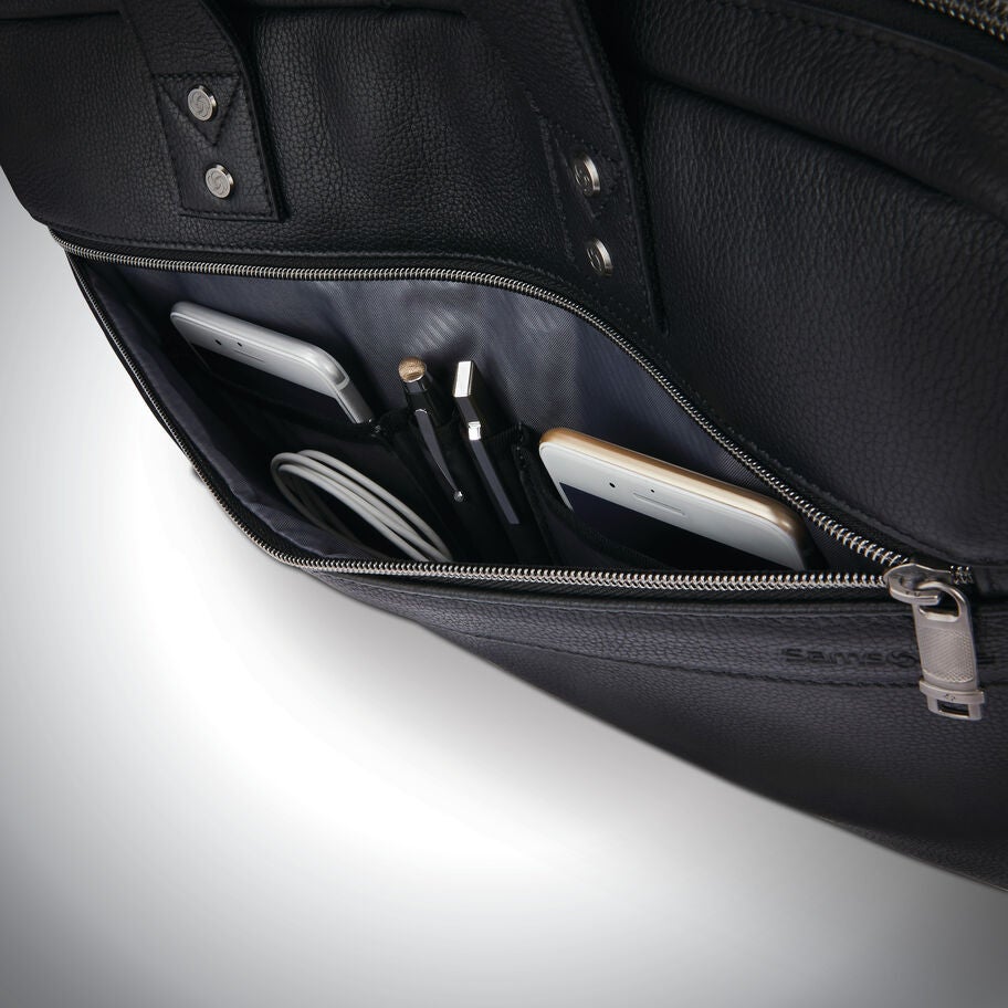 Samsonite Classic Cuir Mallette Mince in the color Noir. image number 4
