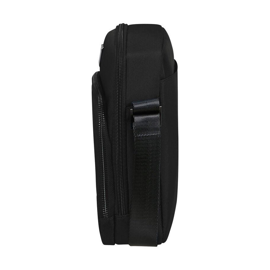 Samsonite SackSquare Crossbody Medium in the color Black. image number 4